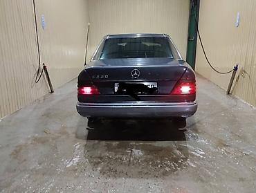 машина мерс с: Mercedes-Benz W124: 1993 г., 2.2 л, Механика, Бензин, Седан — 5