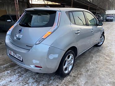 mini ev: Nissan Leaf: 2012 г., Автомат, Электромобиль, Хэтчбэк — 4
