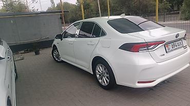 corola: Toyota Corolla: 2020 г., 1.8 л, Вариатор, Гибрид, Седан — 8