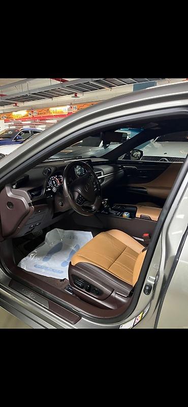 Lexus: Lexus ES: 2019 г., Седан — 4