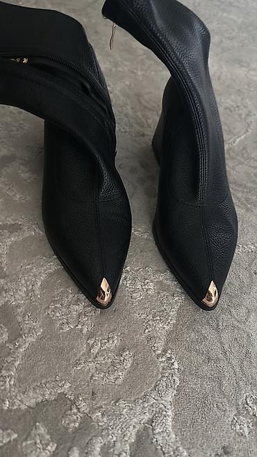 botlar: Qadın botları – qara rəng, sivri burunlu, metal uclu - Model: Qısa — 1