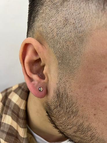 Тату, пирсинг: Пирсинг, прокалывание — 25