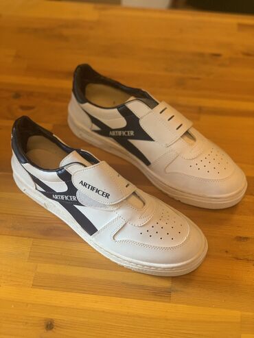 кросовки белые: Обувь спортивная (кроссовки), новые, размер 43