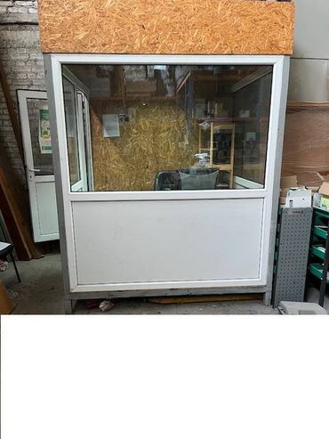 Другое оборудование для бизнеса: Продаю будку для работника склада, полностью утеплённая, металлокаркас