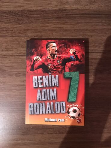 Kitablar, jurnallar, CD, DVD: Ronaldo futbol kitabı
