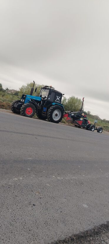 Traktorlar: Məhsul: Belarus MTZ 1221.2 traktor və qoşma avadanlıq Təsvir: - Güclü — 1