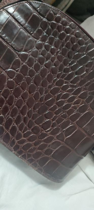 Torbe: Kroko koza,cvrsta,kais na podesavanje,unutra jedna zatvorena ptegrada — 11