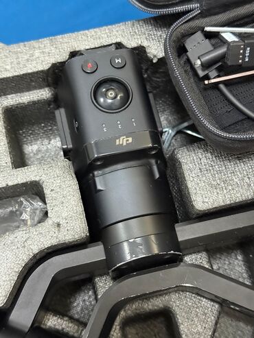 ронин для телефона: Электронный стабилизатор DJI Ronin-S, предназначенный для
