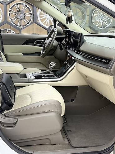 салон кабан: Kia Carnival: 2021 г., 2.2 л, Автомат, Дизель, Минивэн — 9