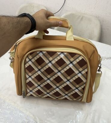 Ovçuluq və balıqçılıq: Piknik va kamp üçün çanta. Komplektasiyaya daxildir : 4 ədəd boşqab -da lalafo.az — 9 Ovçuluq və balıqçılıq: Piknik va kamp üçün çanta. Komplektasiyaya daxildir : 4 ədəd boşqab — 9