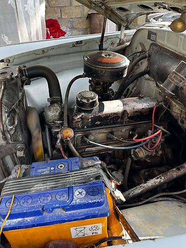 QAZ: GAZ-21 Volqa, klassik sovet sedanı Xüsusiyyətlər: - Korpus: 4 qapılı — 13