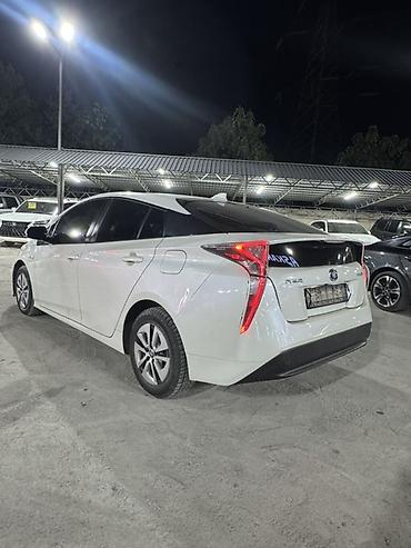 mini coper: Toyota Prius: 2016 г., 1.8 л, Вариатор, Гибрид, Хэтчбэк — 3