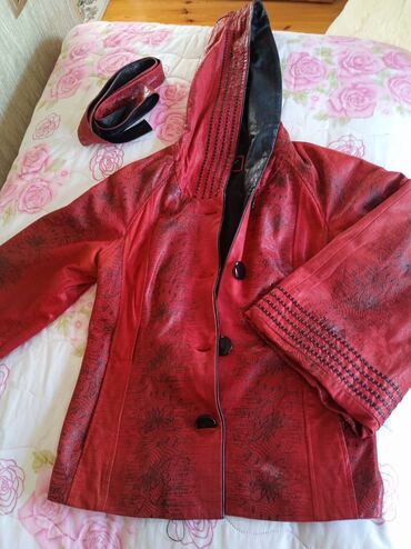 шпиц бу в Азербайджан | Собаки: Женская куртка M (EU 38), цвет - Красный