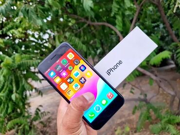 модуль зарядки: IPhone SE 2022, Колдонулган, 256 ГБ, Jet Black, Кулакчындар, Заряддоочу түзүлүш, Коргоочу айнек, 89 %