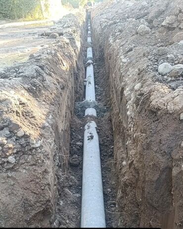 трубы труба полиэтилен: Услуги по укладке трубопроводов - Земляные работы: механизированная и