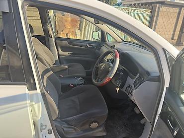 бак на волво: Toyota Ipsum: 2001 г., Автомат, Бензин, Минивэн — 8