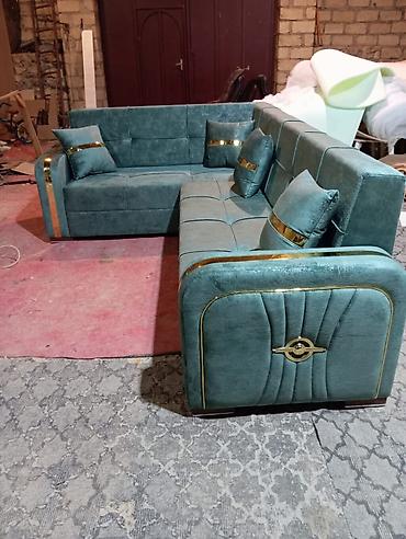 Divanlar: Müxtəlif rənglərdə təqdim olunan bu üç nəfərlik parça divan, müasir — 8