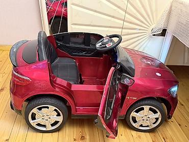maşa paltari: Uşaq üçün elektrikli minik maşını – kupe/SUV üslubunda, tünd qırmızı — 5