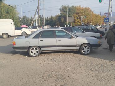 Audi: Audi 100: 1988 г., 2 л, Механика, Бензин, Седан