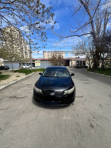 xacmaz masin: Kia Cerato: 2 л | 2011 г. Седан