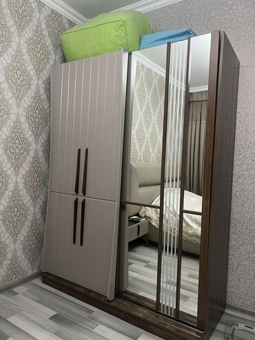 шкаф встроенный: Двуспальная кровать, Шкаф, Комод, 2 тумбы, Азербайджан, Б/у