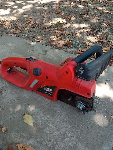 bušilica: Električna lančana testera Black & Decker, dužina mača 40 cm. - — 2