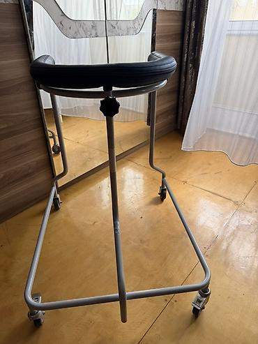 araba: U-şəkilli qol dayaqlı yerimə trenajoru (rollator) - Təyinat — 4