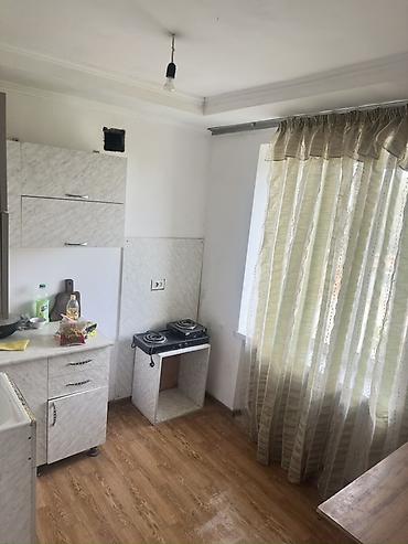 3 к: Продаю 3ком кв. КВ находится Аламудунский район село грозд подробнее — 1