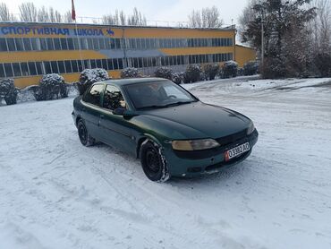 Opel: Opel Vectra: 1997 г., 1.8, Механика, Бензин, Седан
