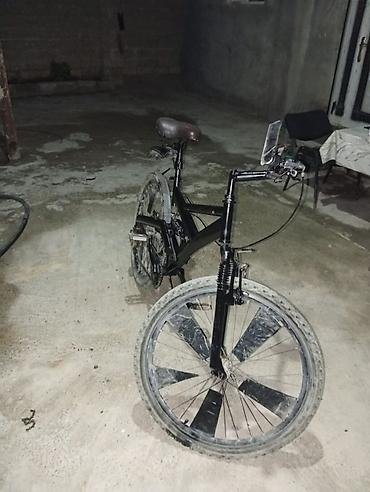 velosipet: Dağ/şəhər tipli velosiped – tam qara dizayn - Çərçivə: möhkəm metal — 2