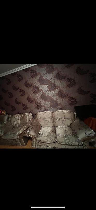 divan ofis: Klassik üslubda yumşaq mebel dəsti - 1 ədəd ikinəfərlik divan və 1 — 1