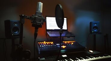 musiqi aletleri magazasi: Musiqi studiyası üçün ideal olan peşəkar səsyazma avadanlığı dəsti