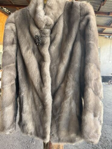 продаю в связи с переездом: Шуба, Норка, Кыска модель, S, M