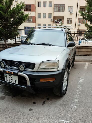 Toyota: Toyota RAV4: 2 l | 1997 il Ofrouder/SUV