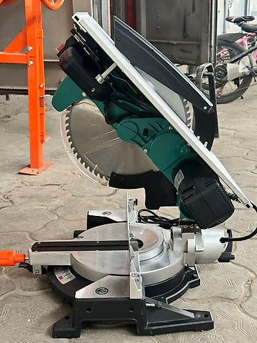 black decker: Настольная пила Power Action CS2400M с мощным двигателем 2400 Вт и — 6