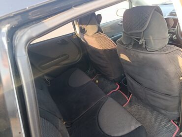 срочно продаю нужны деньги очень срочно: Honda Fit: 2003 г., 1.5 л, Бензин, Хетчбек