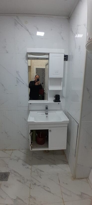 Uzunmüddətli kirayə mənzillər: 9cu mərtəbənin 3 mərtəbəsi Ancaq ailəyə verilir bütün əşyaları qalacaq — 6