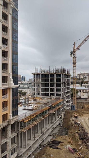 Uzunmüddətli kirayə mənzillər: 28 may metrosunun yasil bazarına yaxın 17 mertebeli binanın 6-ci — 17