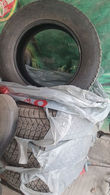 Шины: Шины 225 / 65 / R 17, Зима, Б/у, Комплект, Bridgestone