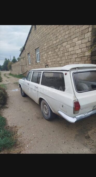 QAZ: QAZ 24 Volga: 2.4 l | 1978 il 124342 km Universal