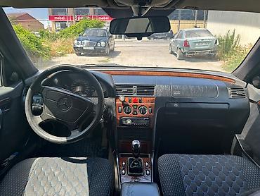 w202 salon: Mercedes-Benz C 230: 2.3 l | 1996 il Sedan — 3
