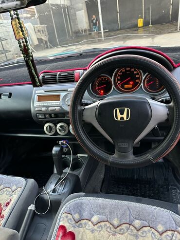 Honda Fit: 2002 г., 1.5 л, Вариатор, Бензин