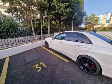 Mercedes-Benz: Mercedes-Benz E 63 AMG: 5.5 l. | 2013 έ. Λιμουζίνα