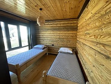 жаны уйлор: Находится на Иссык Кулья южный берег, село между Тосор и Тамга, до — 4