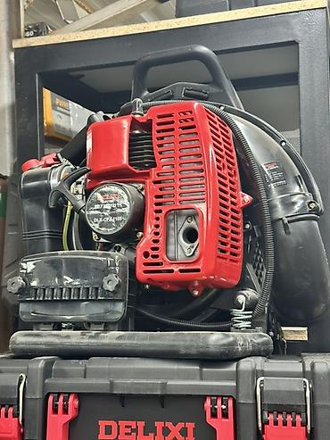 jet blower: Бензиновый ранцевый воздуходув (садовый пылесос-воздуходув) - — 1