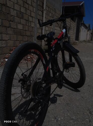 velosiped oturacağı: İşlənmiş Şəhər velosipedi Adidas, 28", Ünvandan götürmə