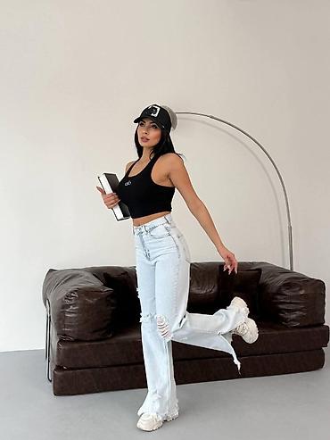 Farmerke: 👖 Farmerke – savršen model za svaki dan Dostupne veličine: 34–42 Cena — 1