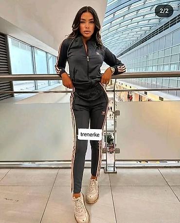 terranova helanke: Komplet trenerka od likre 
Vel S M L XL 2XL
Cena 3200 din — 6