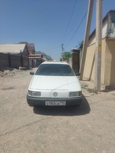 Volkswagen: Volkswagen Passat: 1991 г., 1.8 л, Механика, Бензин, Универсал