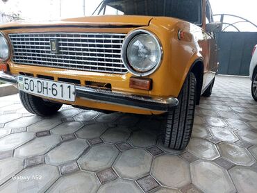 şin və disk: VAZ (LADA) 2101: 1.3 l | 1980 il 380000 km Sedan